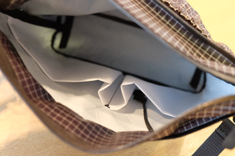 インナーポケットは、マチを付けて立体的に